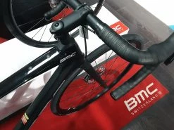 BMC Roadmachine Three Ultegra Di2 Disc 12v Vélo De Route 2022 15 BMC Roadmachine Three Ultegra Di2 Disc 12v Vélo De Route 2022 -Pas Cher Vtt Magasin bmc roadmachine three ultegra di2 disc 12v velo de route 2022 2