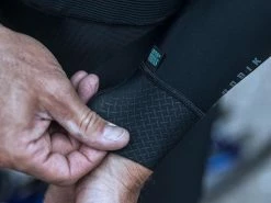 GOBIK Manchettes Légères Haru Pitch Black -Pas Cher Vtt Magasin gobik manchettes legeres haru pitch black 2