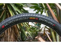 HUTCHINSON Python 2 Pneu Souple Hardskin Tubeless Ready - 26 X 2,25 Pouces -Pas Cher Vtt Magasin hutchinson python 2 pneu souple hardskin tubeless ready 26 x 225 pouces 2
