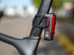 LEZYNE Led Strip Drive Lampe Vélo Arrière De Signalisation -Pas Cher Vtt Magasin lezyne led stripe drive lampe velo arriere de signalisation 2