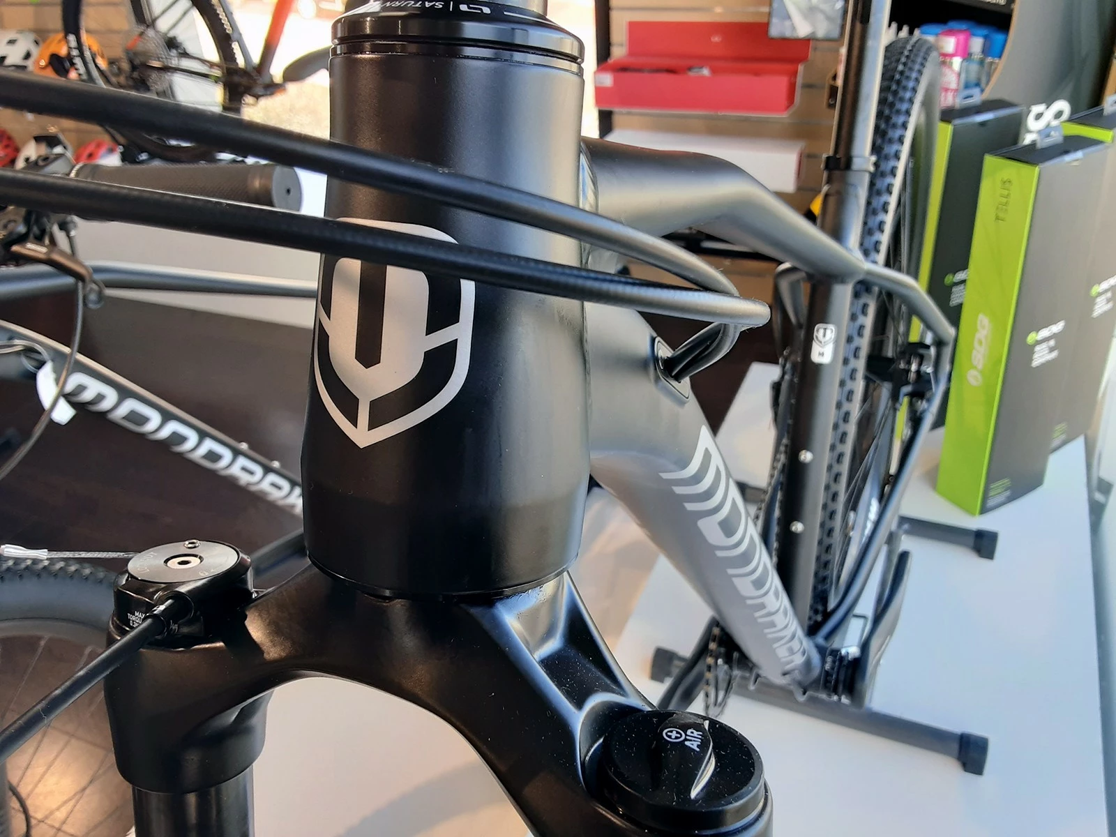 MONDRAKER Chrono VTT Black Silver 2022 5 MONDRAKER Chrono VTT Black Silver 2022 – Image 5