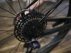 MONDRAKER Chrono VTT Black Silver 2022 17 MONDRAKER Chrono VTT Black Silver 2022 -Pas Cher Vtt Magasin mondraker chrono vtt cross country 2022 black silver 8