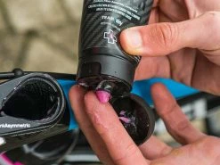 MUC-OFF Carbon Gripper Pâte De Montage Carbone - Tube 75gr -Pas Cher Vtt Magasin muc off carbon gripper pate de montage carbone tube 75gr 3