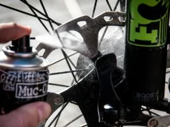 MUC-OFF Disc Brake Cleaner Dégraissant Disque - Aérosol 400ml -Pas Cher Vtt Magasin muc off disc brake cleaner degraissant disque aerosol 400ml 6
