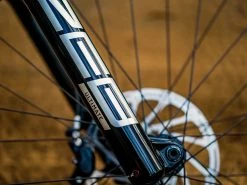 ROCKSHOX Fourche Zeb Ultimate 29'' Charger 3 RC2 Déport 44mm 170mm 2023 -Pas Cher Vtt Magasin rockshox fourche zeb ultimate 29 charger 3 rc2 deport 44mm 170mm 2023 3