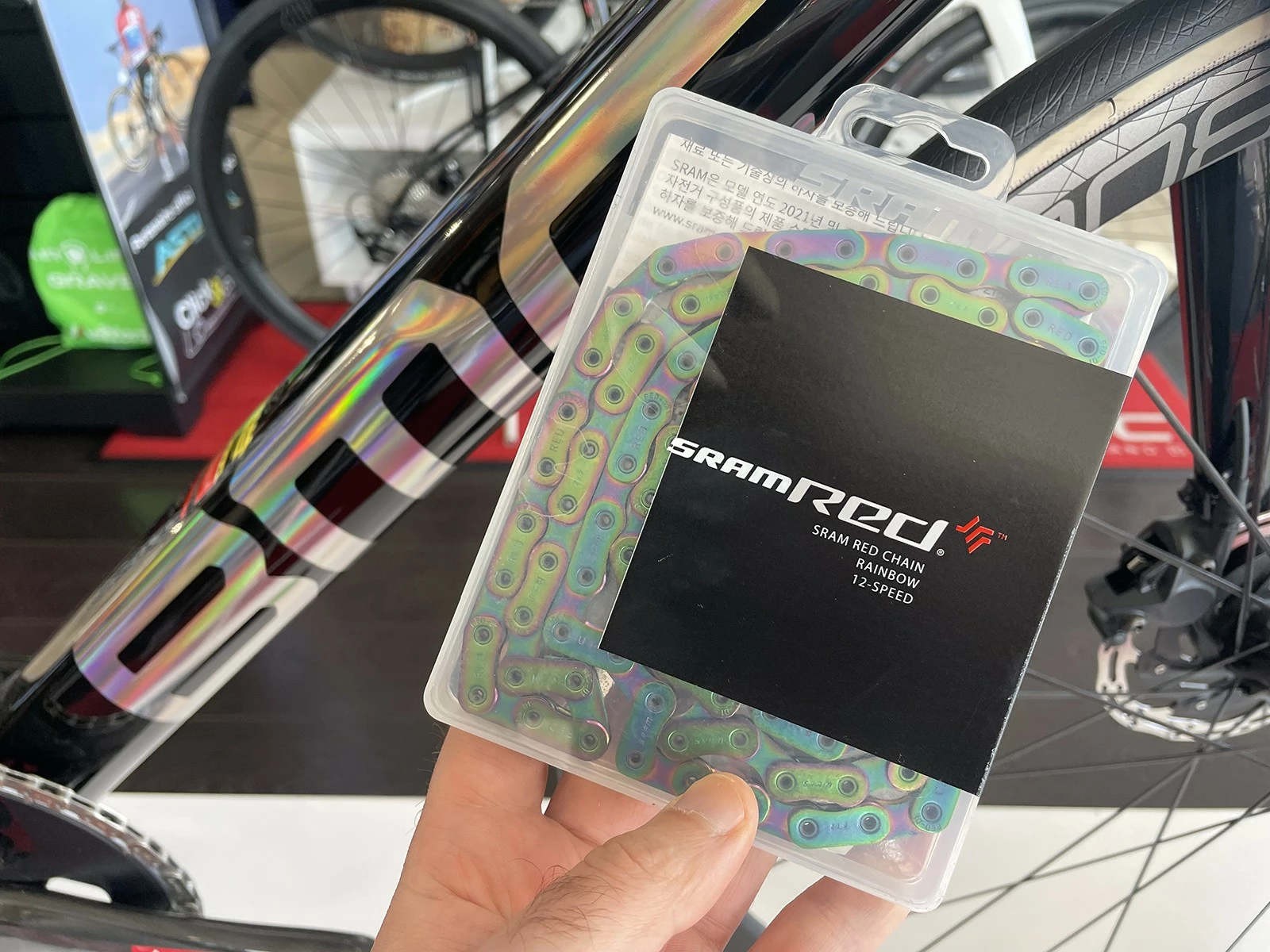 SRAM Chaîne 12v RED Rainbow 114 Maillons 3 SRAM Chaîne 12v RED Rainbow 114 Maillons – Image 3