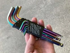 SUPACAZ Multi-tool Allen Keyz Oil Slick 9 Fonctions -Pas Cher Vtt Magasin supacaz multi tool allen keyz oil slick 9 fonctions 2