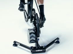 WAHOO FITNESS Home Trainer Kickr V6 Wifi -Pas Cher Vtt Magasin wahoo fitness home trainer kickr v6 wifi 4