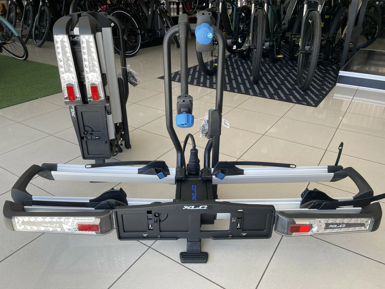 XLC Porte Vélos Azura XTRA LED VC-C05 3 XLC Porte Vélos Azura XTRA LED VC-C05 – Image 3