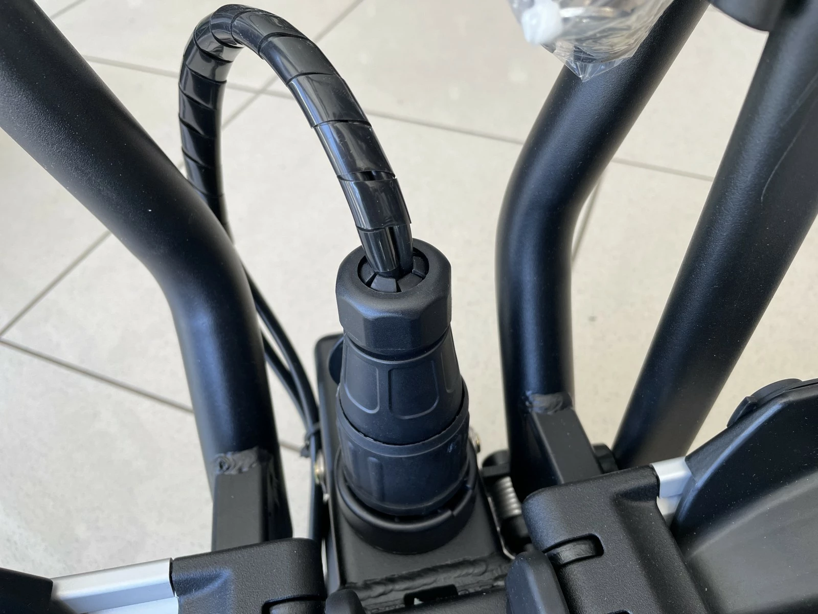 XLC Porte Vélos Azura XTRA LED VC-C05 6 XLC Porte Vélos Azura XTRA LED VC-C05 – Image 6