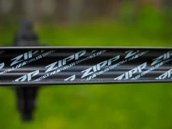 ZIPP 303 Firecrest Roues Carbone 650B Gravel Disque Tubeless 2023 -Pas Cher Vtt Magasin zipp 303 firecrest roues carbone 650b gravel disque tubeless 2023 5